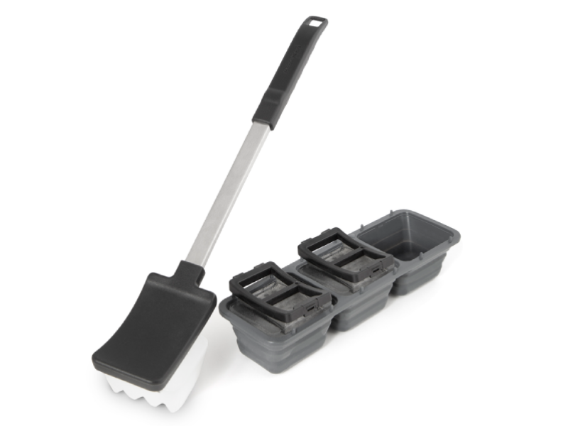 Broil King Ice Grill Brush with 3 Block Ice Tray - 65679