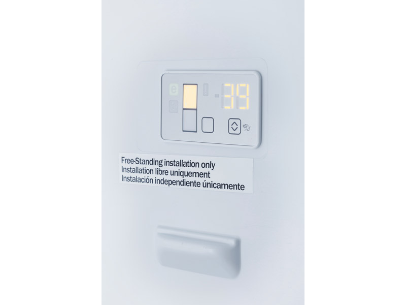 24" Blomberg 11.43 cu.ft. Capacity  Bottom Freezer Refrigerator in Stainless Steel -  BRFB1045SS