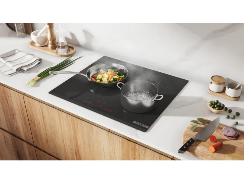 24" Bosch 800 Series Induction Cooktop in Black - NIT8461UC