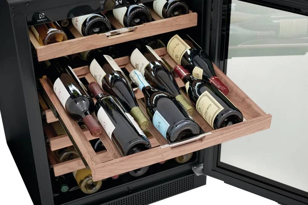 24" Electrolux 5.1 Cu. Ft. Under-Counter Wine Cooler - EI24WC15VS