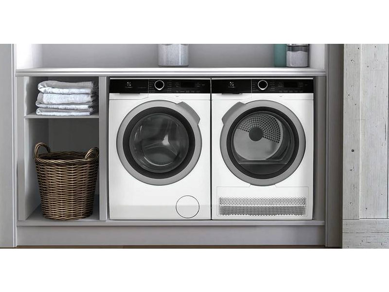 24" Electrolux 2.8 Cu. Ft. Front Load Washer With Energy Star Certified - ELFW4222AW