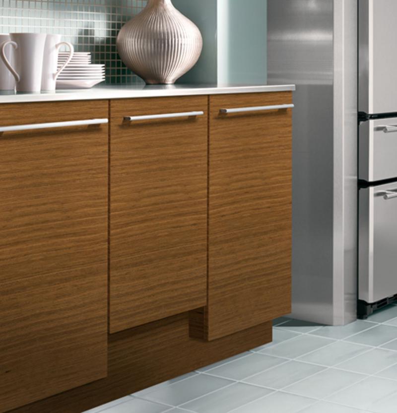 18" Panel-Ready Dishwasher - UDT165SIVII