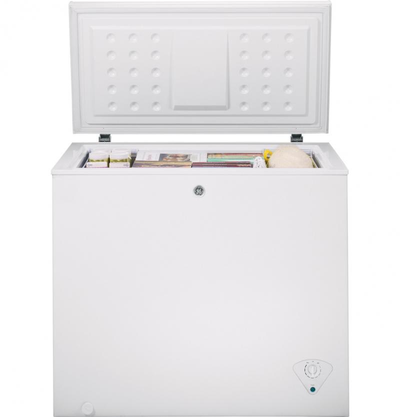 32" GE 7.0 Cu. Ft. Manual Defrost Chest Freezer - FCM7STWW