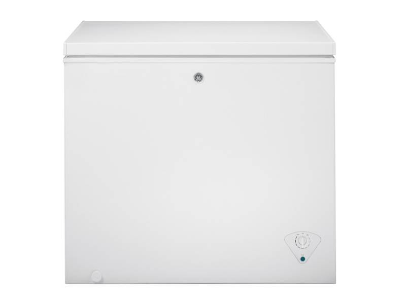 32" GE 7.0 Cu. Ft. Manual Defrost Chest Freezer - FCM7STWW