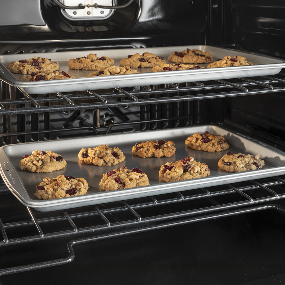 30" GE Profile 5.0 Cu. Ft. Built-in Convection Single Wall Oven In Stainless Steel - PTS9000SNSS