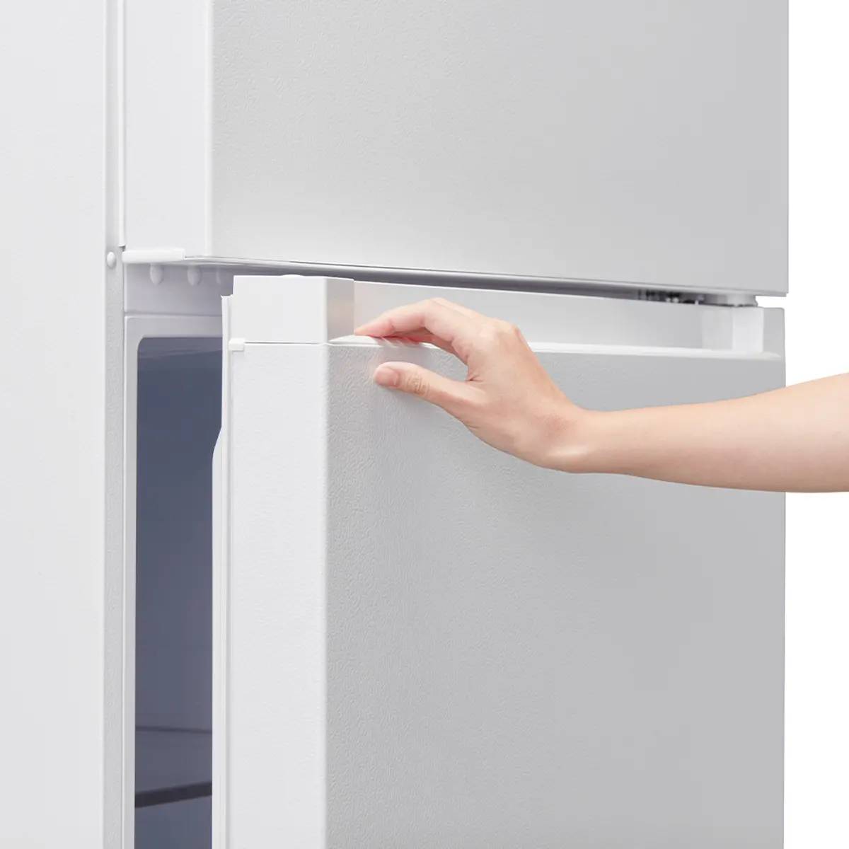 30" Midea 20.5 Cu. Ft. Top Mount Freezer Refrigerator - MRT21D2BWW