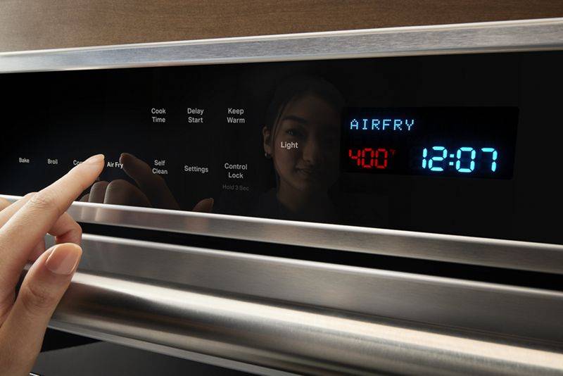 27" Maytag 4.3 Cu. Ft.  Single Wall Oven with Air Fry and Basket -  MOES6027LZ